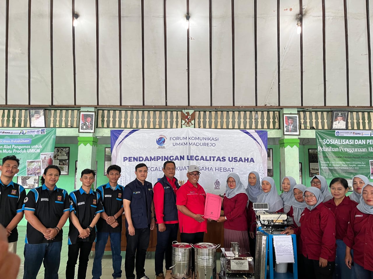 Penyerahan bantuan mesin teknologi tepat guna dari AKPRIND kepada Forkom UMKM Madurejo