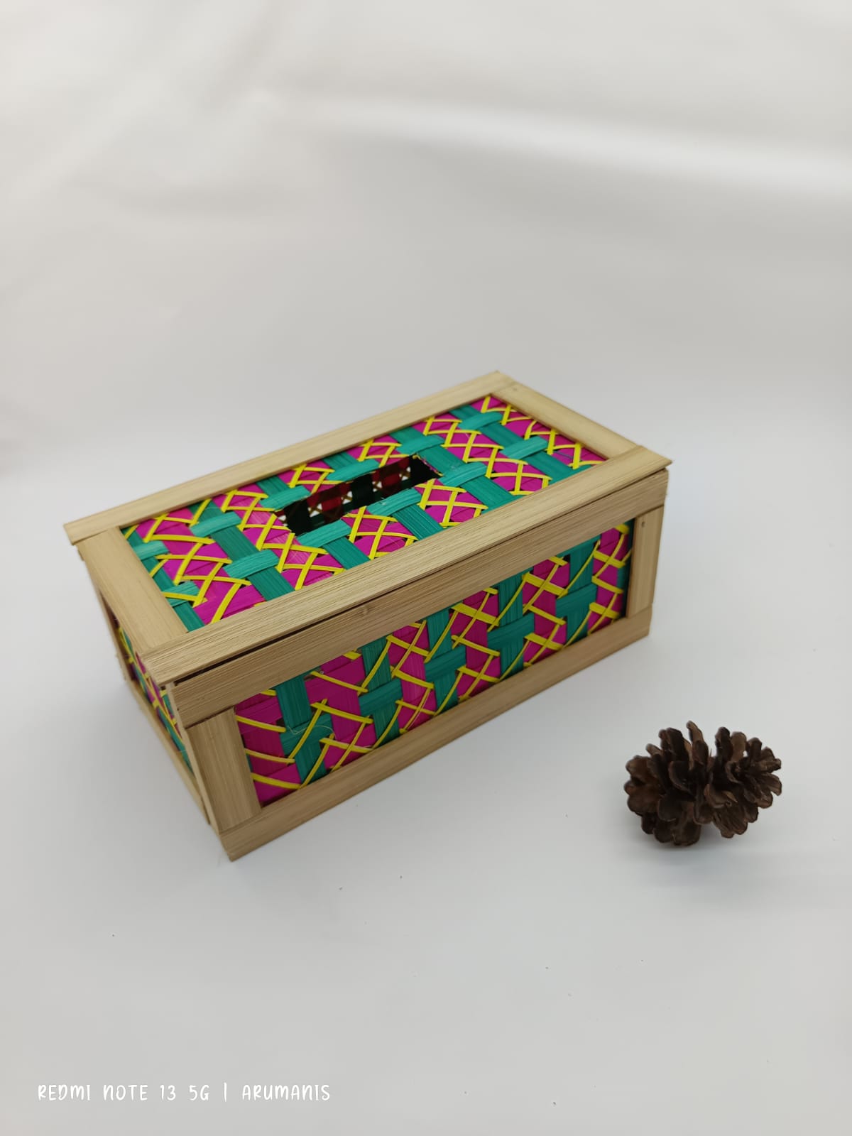 Kerajinan bambu-kotak tisu